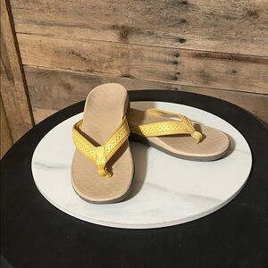 Vionic Mustard Strap Sandals